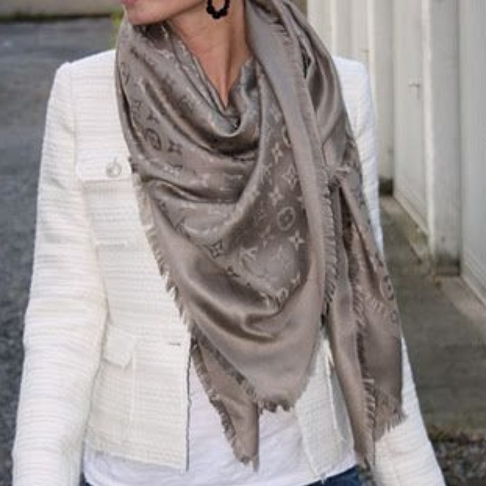 Louis Vuitton shawl - Picture 4 of 10